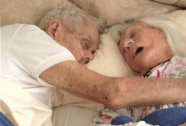 Μαζί για πάντα: πέθαναν χέρι-χέρι μετά 75 χρόνια γάμου