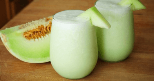 Smoothie με πεπόνι, σπανάκι και σταφύλι για τους μυς