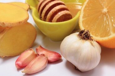 Τζίντζερ, σκόρδο και μέλι για 8 κοινές ασθένειες