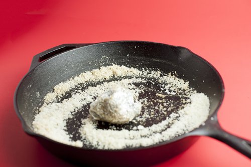 Απλά κόλπα για να διατηρείτε τις κατσαρόλες σαν καινούργιες