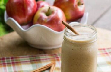 4 εκπληκτικά smoothies με μήλο για επίπεδο στομάχι