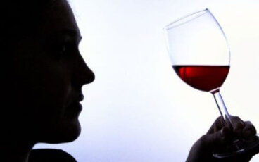 6 σημάδια που φανερώνουν εξάρτηση από το αλκοόλ
