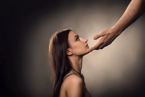 5 ψυχολογικά γνωρίσματα που έχουν οι υποτακτικοί άνθρωποι
