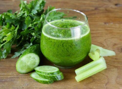 5 αποτοξινωτικά smoothies με αγγούρι που πρέπει να δοκιμάσετε