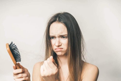 Φυσικές και απλές θεραπείες για την απώλεια μαλλιών