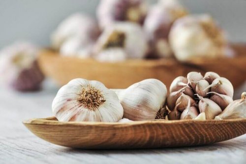 Αδυνατιστικές ιδιότητες του σκόρδου: απίστευτες κι όμως αληθινές!