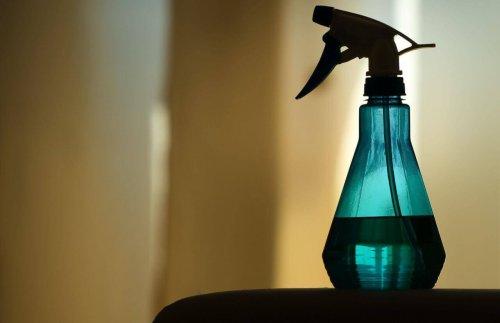 6 πράγματα που δεν πρέπει να καθαρίζετε με λευκό ξίδι