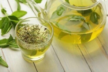 Πράσινο τσάι για αδυνάτισμα: τρεις τρόποι να το φτιάξετε