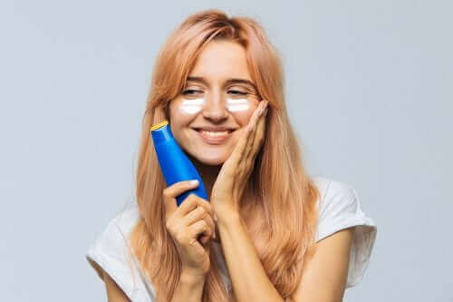 Οκτώ συμβουλές για να αποφύγετε τις κηλίδες από τον ήλιο