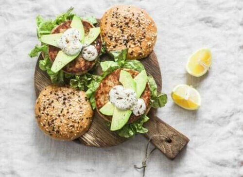 Burgers με φιλέτα τόνου: Μια υγιεινή συνταγή