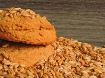 Φτιάξτε μπισκότα χωρίς ζάχαρη με γιαούρτι και βρώμη