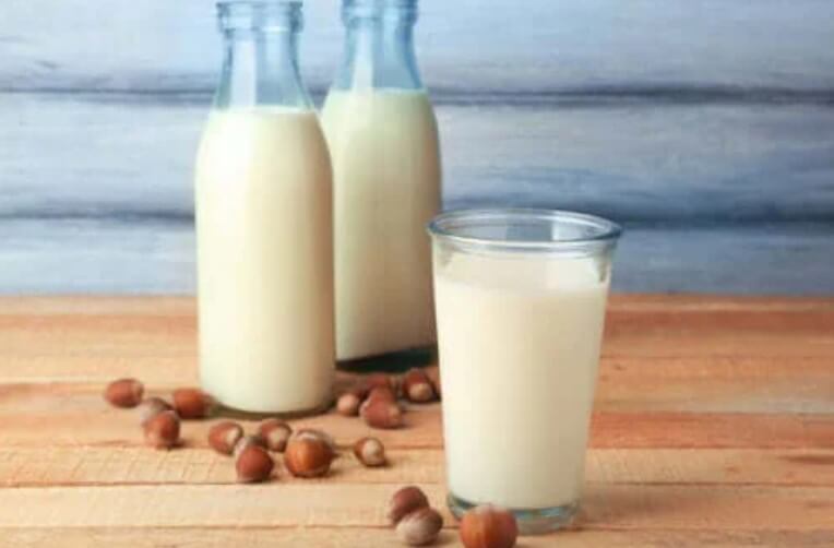 Όλες οι ιδιότητες του γάλακτος φουντουκιού