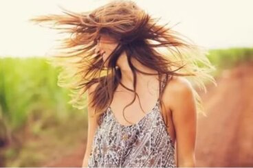 Άργιλος και λάδι καρύδας για να αναζωογονήσετε τα μαλλιά σας