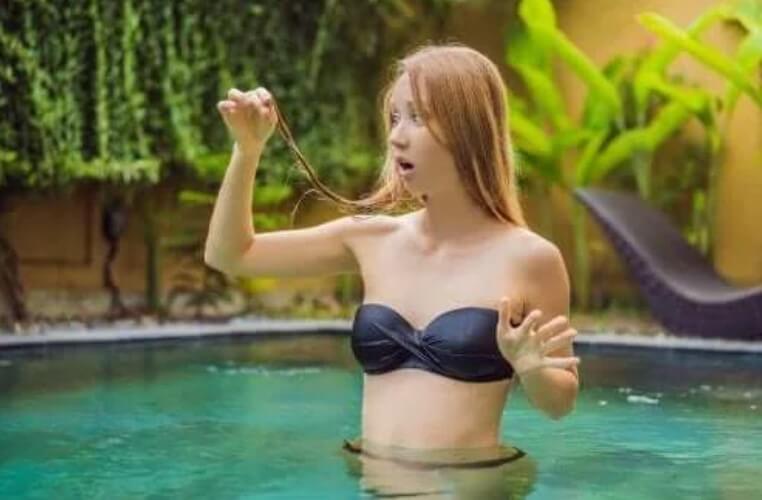 Πώς να προστατέψετε τα μαλλιά σας από το χλώριο