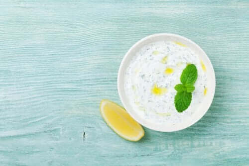 Φτιάξτε μια νόστιμη συνταγή για σως γιαουρτιού