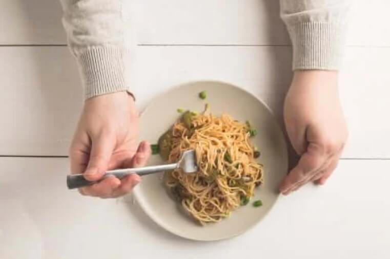 Μπορώ να φάω μακαρόνια και ρύζι το βράδυ;