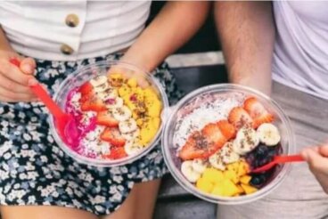 Απολαύστε smoothie σε μπολ για πρωινό! Είναι τέλεια!