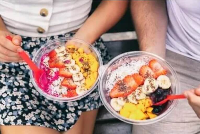 Απολαύστε smoothie σε μπολ για πρωινό! Είναι τέλεια!