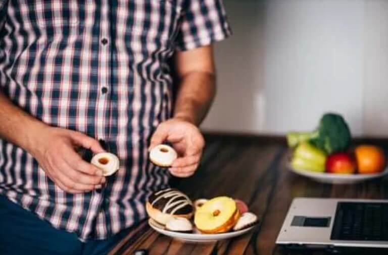 Τα τρόφιμα που σας αφήνουν πεινασμένους: Τι να αποφεύγετε