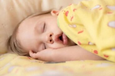 Άπνοια ύπνου στα μωρά: Θεραπεία και συμπτώματα