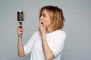 Πώς να αντιμετωπίσετε την τριχόπτωση κατά τον θηλασμό