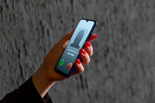 Τρόποι να ξεπεράσετε το ghosting και γιατί δε θα πρέπει να το κάνετε