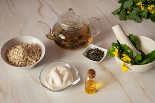 8 σπιτικές θεραπείες για να απαλλαγείτε από τα μαύρα στίγματα