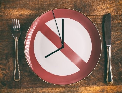 Οι δίαιτες νηστείας λειτουργούν; Να τι πρέπει να ξέρετε