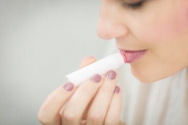 6 συμβουλές για να αποκτήσετε πιο γεμάτα χείλη