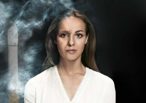 Οι ρυτίδες στο πρόσωπο ενός καπνιστή