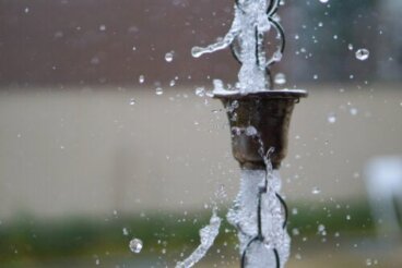 Πώς να φτιάξετε αλυσίδες βροχής και τα οφέλη τους