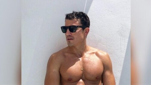 Ο Álex González απαιτεί διατροφή και εκπαίδευση για κοιλιακούς ατσάλι