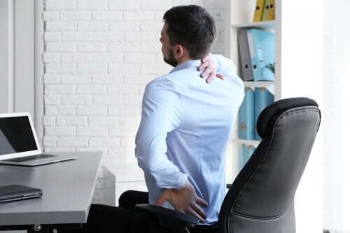 3 φυσικές θεραπείες για την αντιμετώπιση του πόνου στη μέση