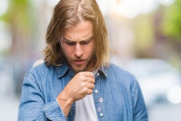 Μπορεί ο βήχας να σταματήσει μια καρδιακή προσβολή;