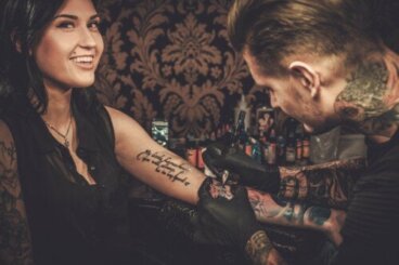 Οι 83 καλύτερες φράσεις για τατουάζ