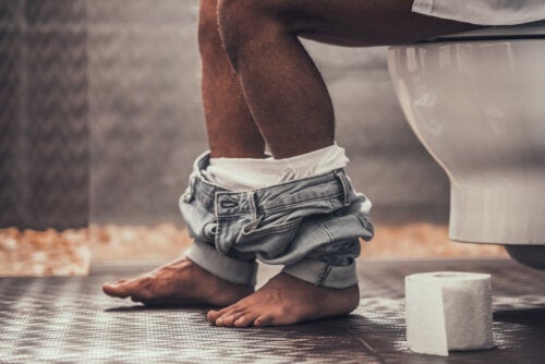 Διάσημος ουρολόγος συνιστά οι άνδρες να ουρούν καθιστοί, γιατί;