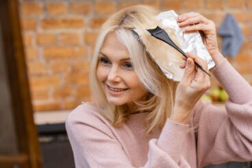 Πώς μπορείτε να βάψετε τα γκρίζα μαλλιά;