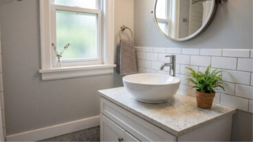 Σκοτεινό μπάνιο ή μπάνιο με πλευρικό φωτισμό: πού αντέχει καλύτερα μια φυτόφυτη εσωτερικού χώρου