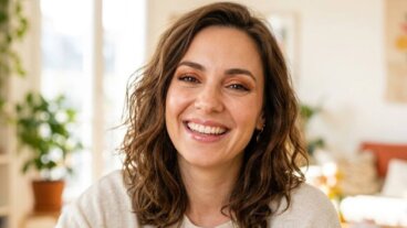 4 εναλλακτικές λύσεις αντί για το μαύρο eyeliner για ένα έντονο και ανάλαφρο βλέμμα το καλοκαίρι
